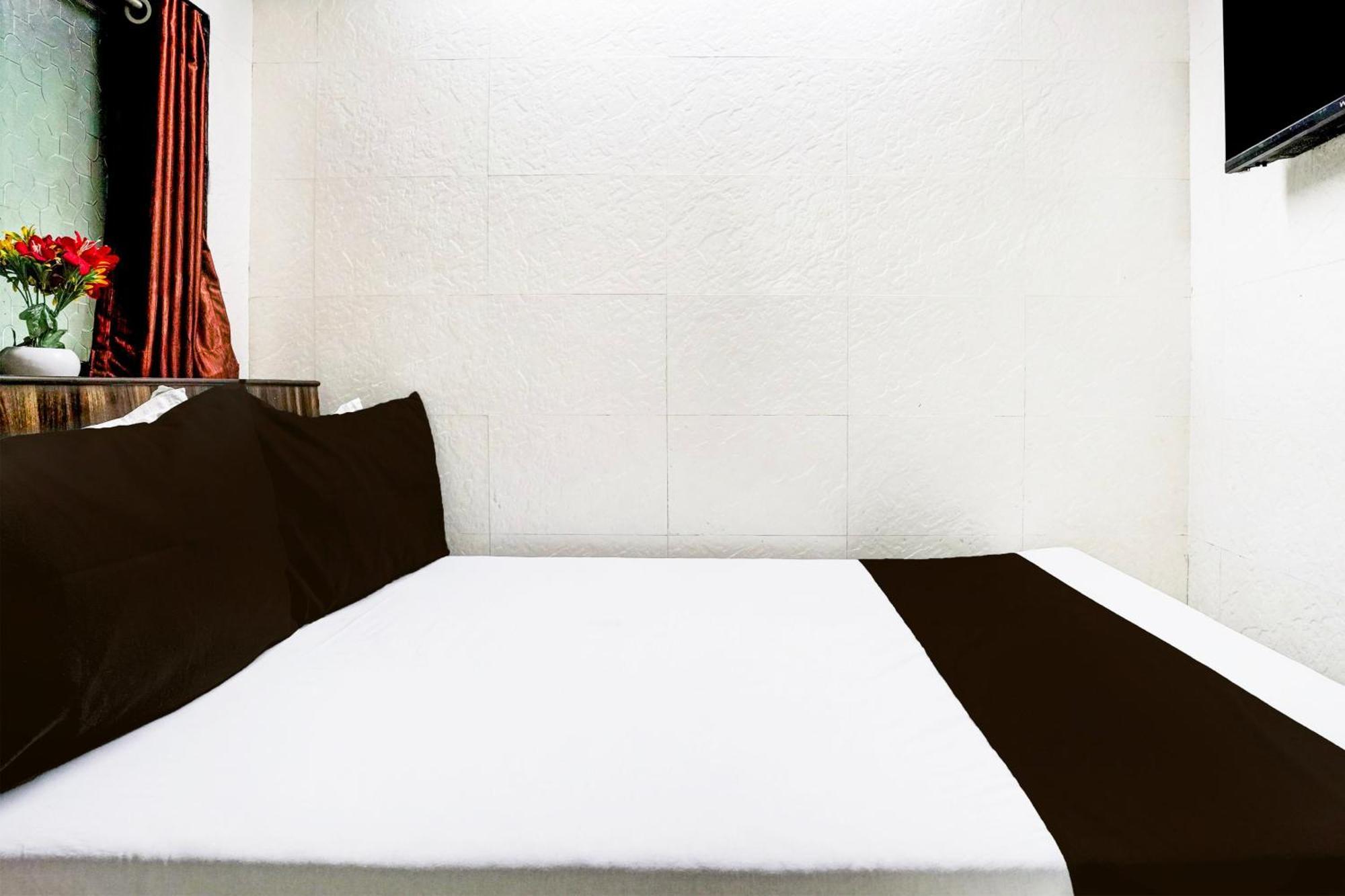Super Hotel O Dombivali Formerly Pk Lodging Dombivli Buitenkant foto